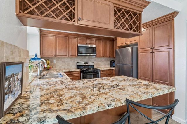 1968 Paseo Del Rey, Vista, CA 92084