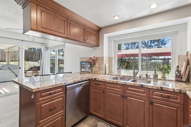 1968 Paseo Del Rey, Vista, CA 92084