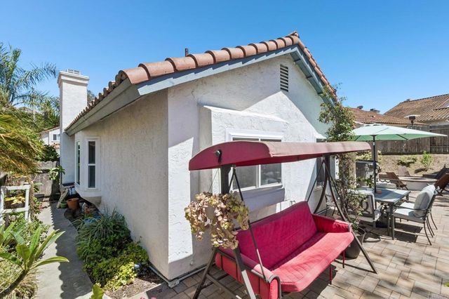 1968 Paseo Del Rey, Vista, CA 92084
