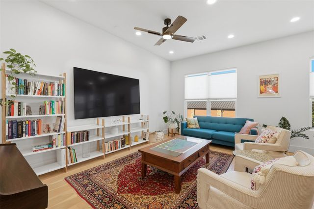 732 W 17th Street, Houston, TX 77008