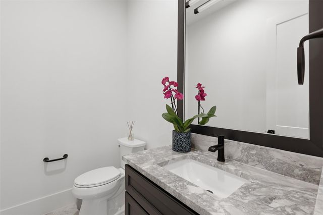 732 W 17th Street, Houston, TX 77008