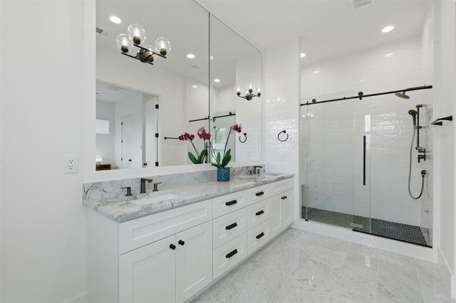 732 W 17th Street, Houston, TX 77008