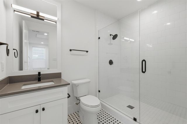 732 W 17th Street, Houston, TX 77008