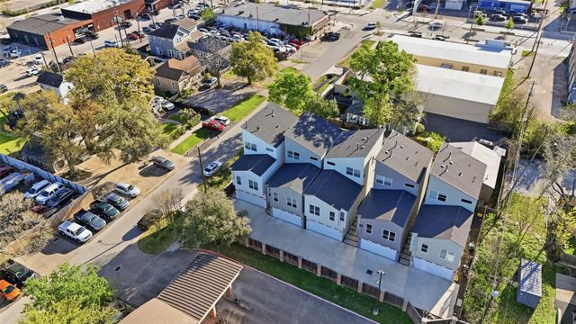 732 W 17th Street, Houston, TX 77008