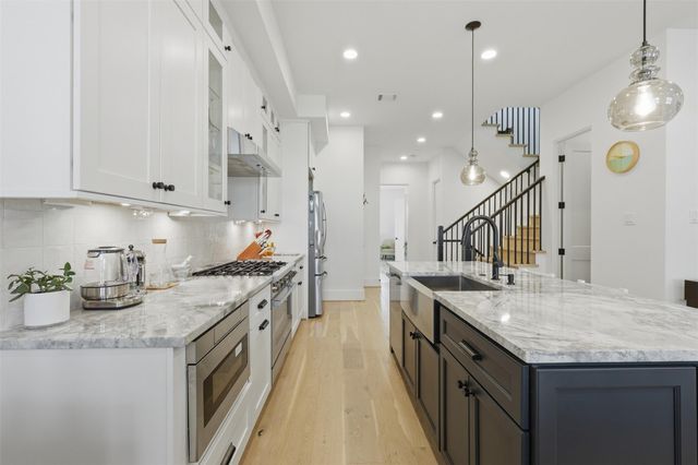 732 W 17th Street, Houston, TX 77008