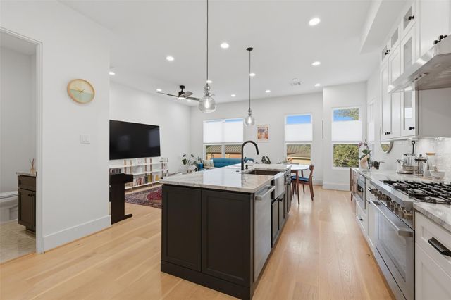 732 W 17th Street, Houston, TX 77008