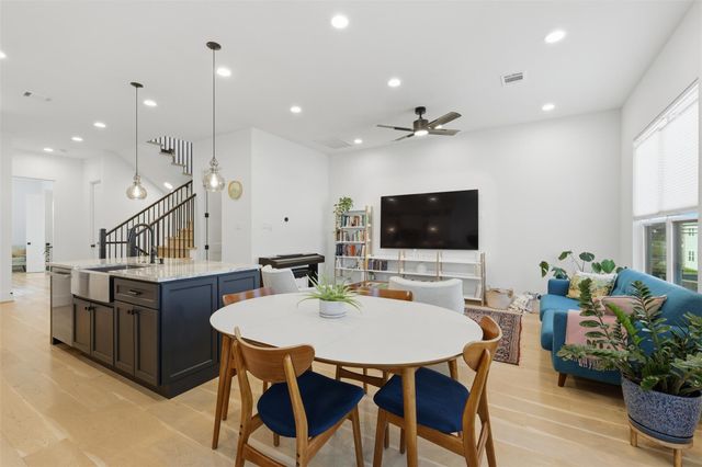 732 W 17th Street, Houston, TX 77008