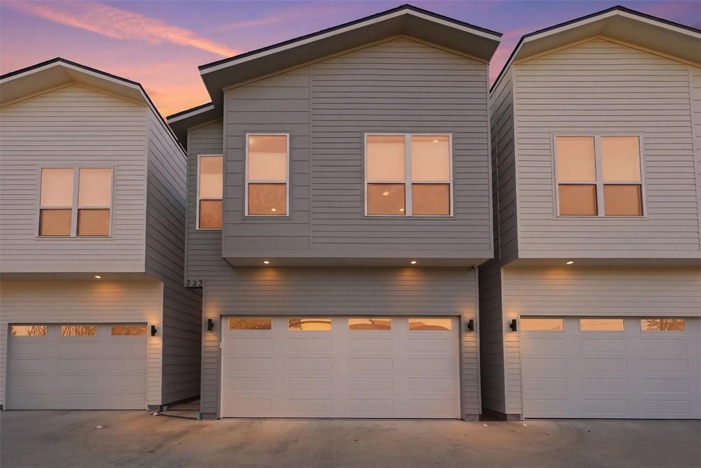 732 W 17th Street, Houston, TX 77008