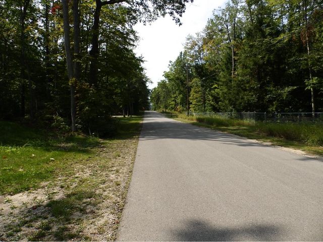 1735 Redwood Drive, Gaylord, MI 49735