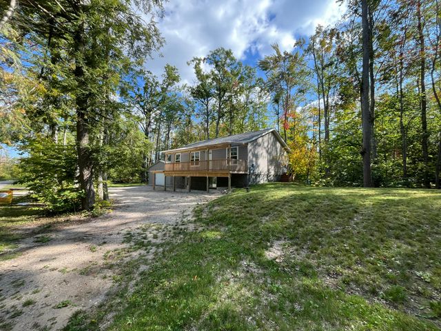 1735 Redwood Drive, Gaylord, MI 49735