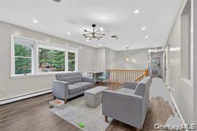 11 Pennsylvania Avenue, Monroe, NY 10950