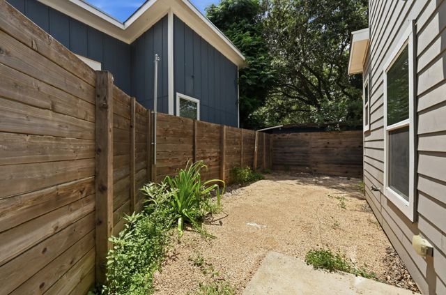 6213 Felix Ave A, Austin, TX 78741