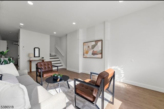 114 Orient Ave, Jersey City, NJ 07305