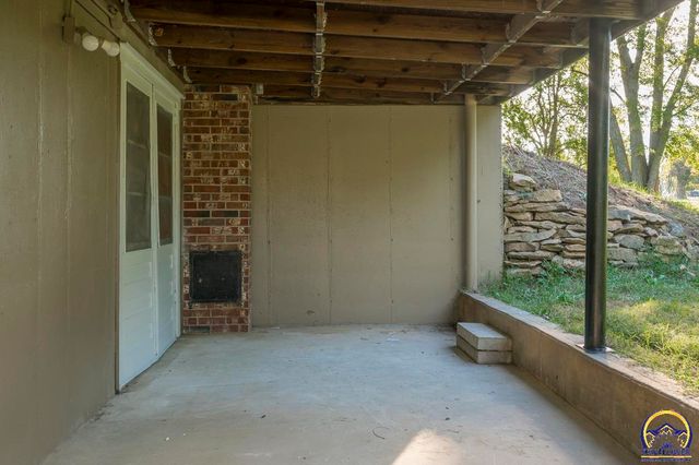 11933 S Topeka AVE, Carbondale, KS 66414