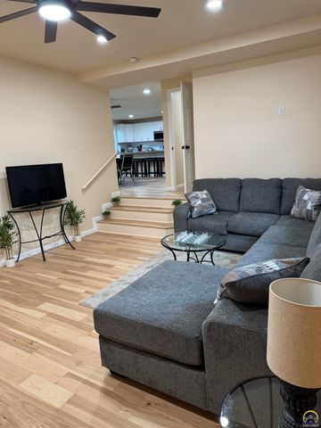 11933 S Topeka AVE, Carbondale, KS 66414