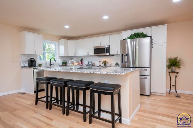 11933 S Topeka AVE, Carbondale, KS 66414