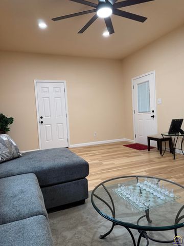 11933 S Topeka AVE, Carbondale, KS 66414