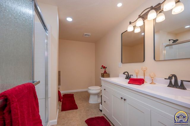 11933 S Topeka AVE, Carbondale, KS 66414