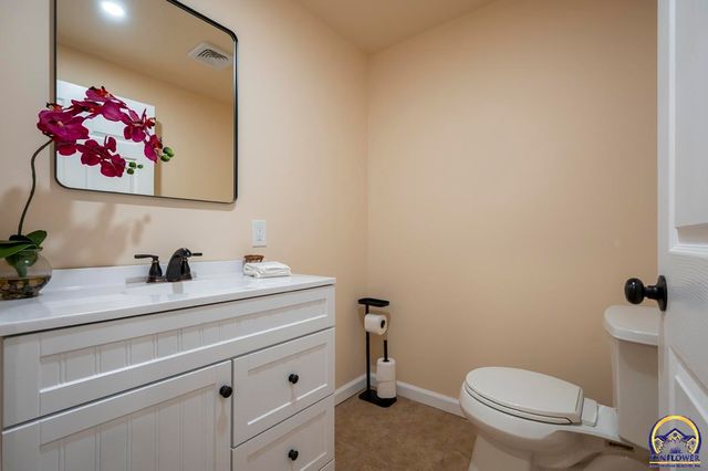 11933 S Topeka AVE, Carbondale, KS 66414