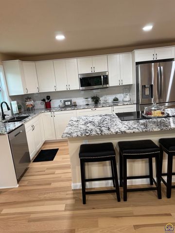 11933 S Topeka AVE, Carbondale, KS 66414