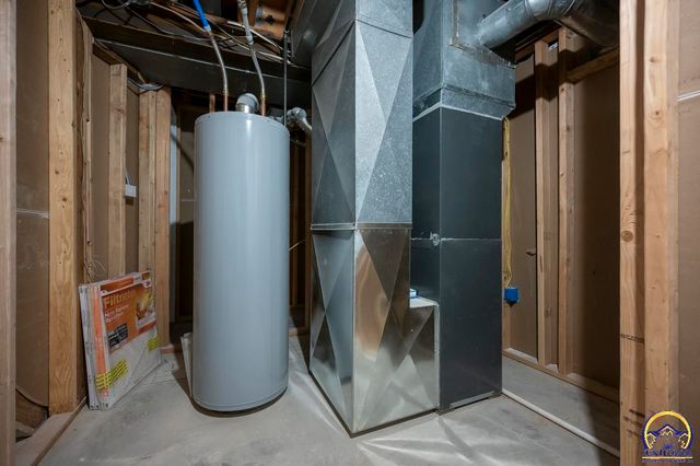 11933 S Topeka AVE, Carbondale, KS 66414