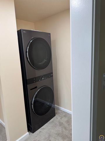 11933 S Topeka AVE, Carbondale, KS 66414