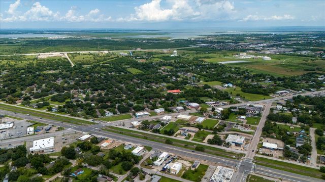 358 Demolay Street, La Marque, TX 77568