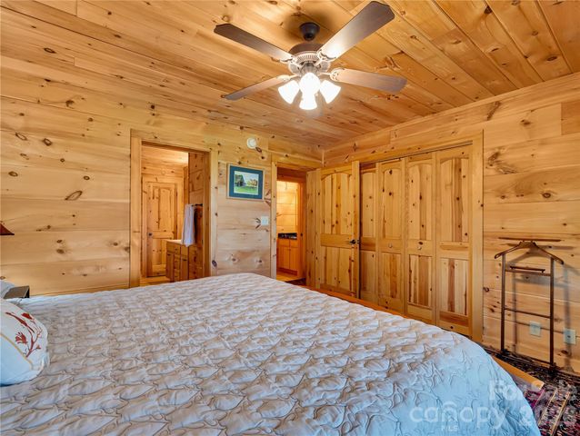 586 Tanglewood Lane, Saluda, NC 28773