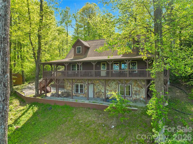 586 Tanglewood Lane, Saluda, NC 28773