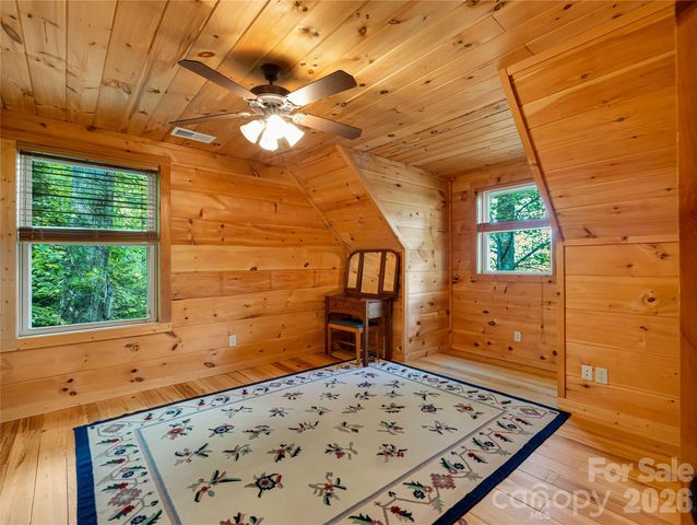 586 Tanglewood Lane, Saluda, NC 28773