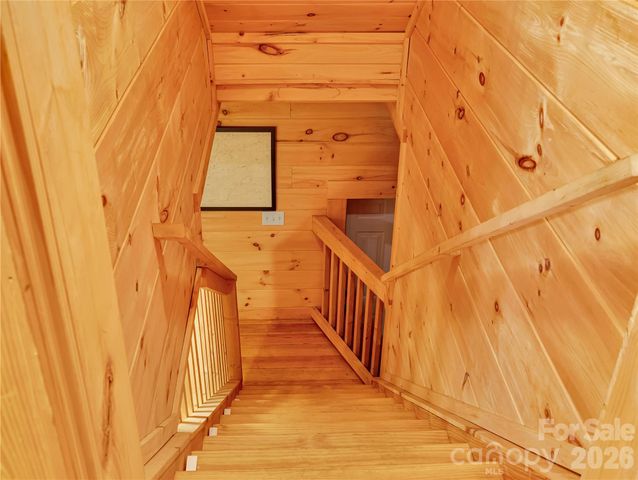 586 Tanglewood Lane, Saluda, NC 28773