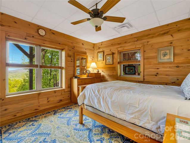 586 Tanglewood Lane, Saluda, NC 28773