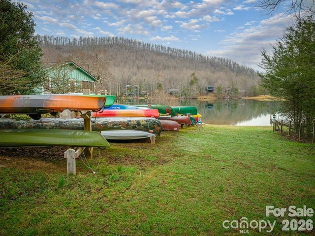 586 Tanglewood Lane, Saluda, NC 28773