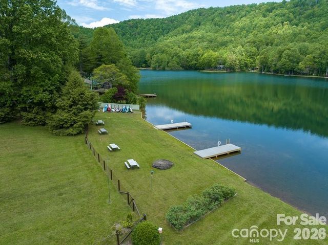 586 Tanglewood Lane, Saluda, NC 28773