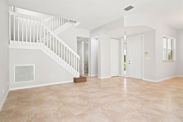 207 Isle Verde Way, Palm Beach Gardens, FL 33418