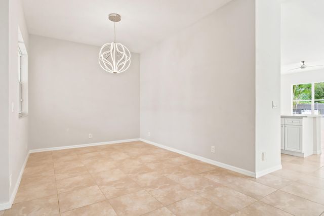 207 Isle Verde Way, Palm Beach Gardens, FL 33418