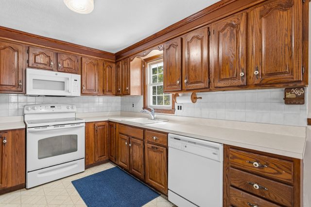 36 Alexander Ave, Dracut, MA 01826