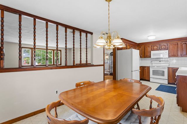 36 Alexander Ave, Dracut, MA 01826