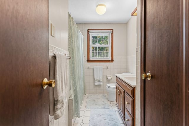 36 Alexander Ave, Dracut, MA 01826