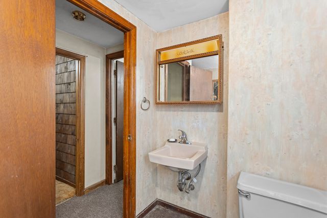 36 Alexander Ave, Dracut, MA 01826