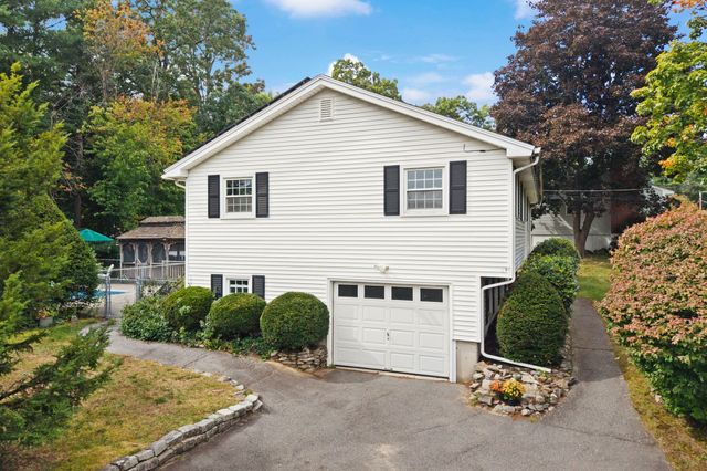 36 Alexander Ave, Dracut, MA 01826