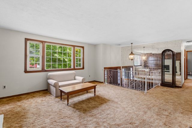 36 Alexander Ave, Dracut, MA 01826
