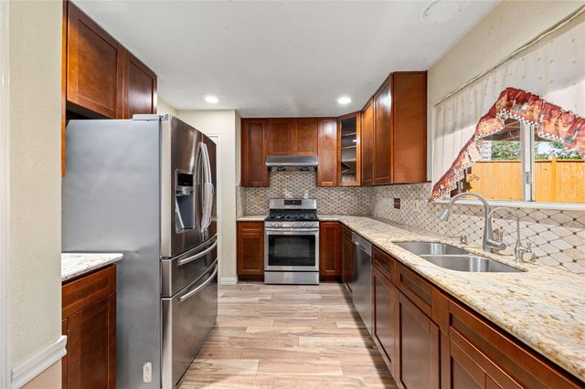 14118 Barkerview Court, Houston, TX 77084