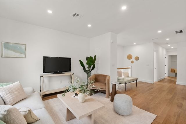 220 Sycamore Street 2, Watertown, MA 02472