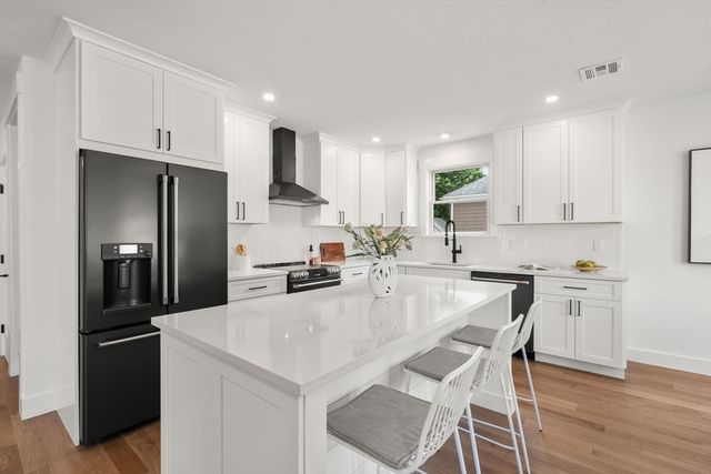 220 Sycamore Street 2, Watertown, MA 02472