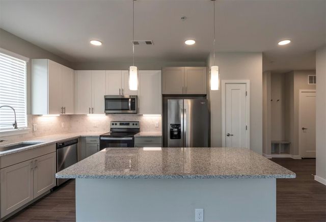 800 N Fm 3083 Rd W C1A, Conroe, TX 77303