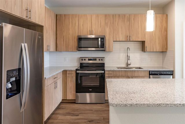 800 N Fm 3083 Rd W C1A, Conroe, TX 77303