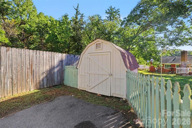 7331 Briardale Drive, Charlotte, NC 28212