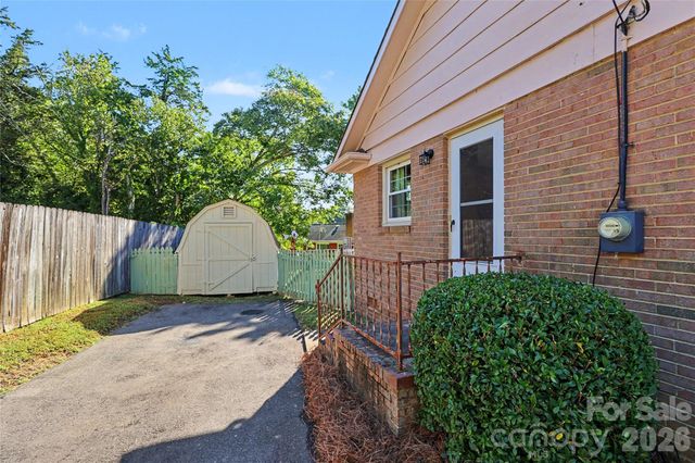 7331 Briardale Drive, Charlotte, NC 28212