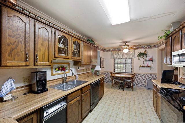 1414 Holloway Street, Morrilton, AR 72110